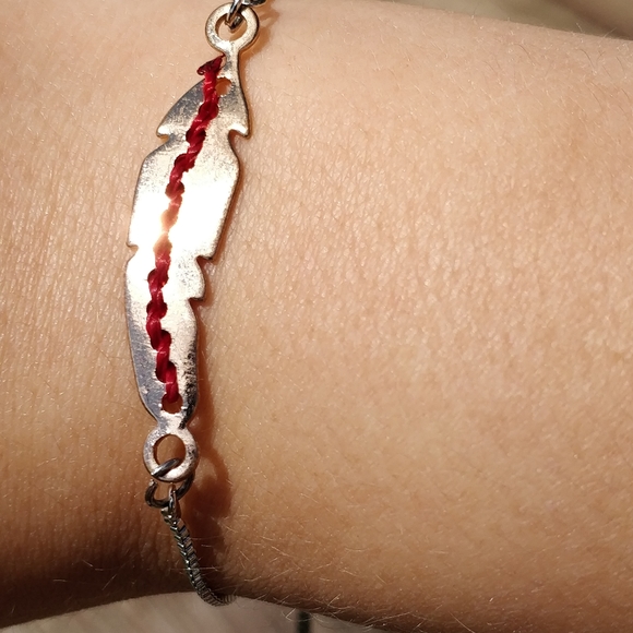 Adjustable Feather Bracelet - Picture 2 of 7
